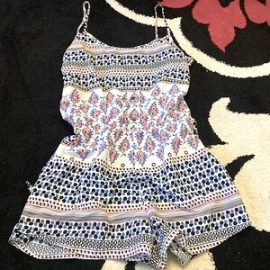 UK2LA, button downed romper